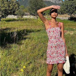 Never worn NA-KD floral smocked dress size EU 38